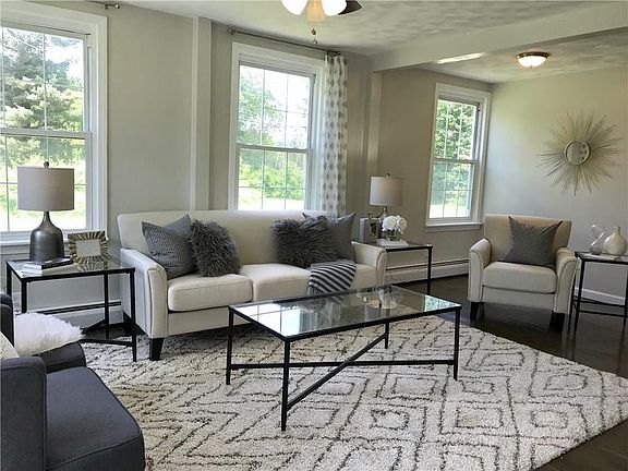 3rd image of 114 Hedley Ave