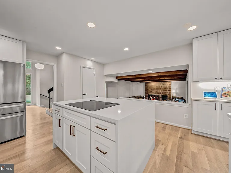 6706 Pine Creek Ct — Photo 12