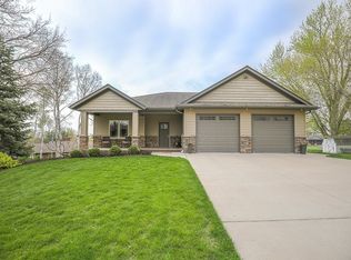 902 K Ave, Kalona, IA 52247