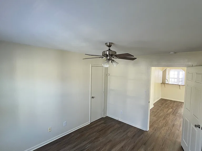 228 Abingdon Cir — Photo 13