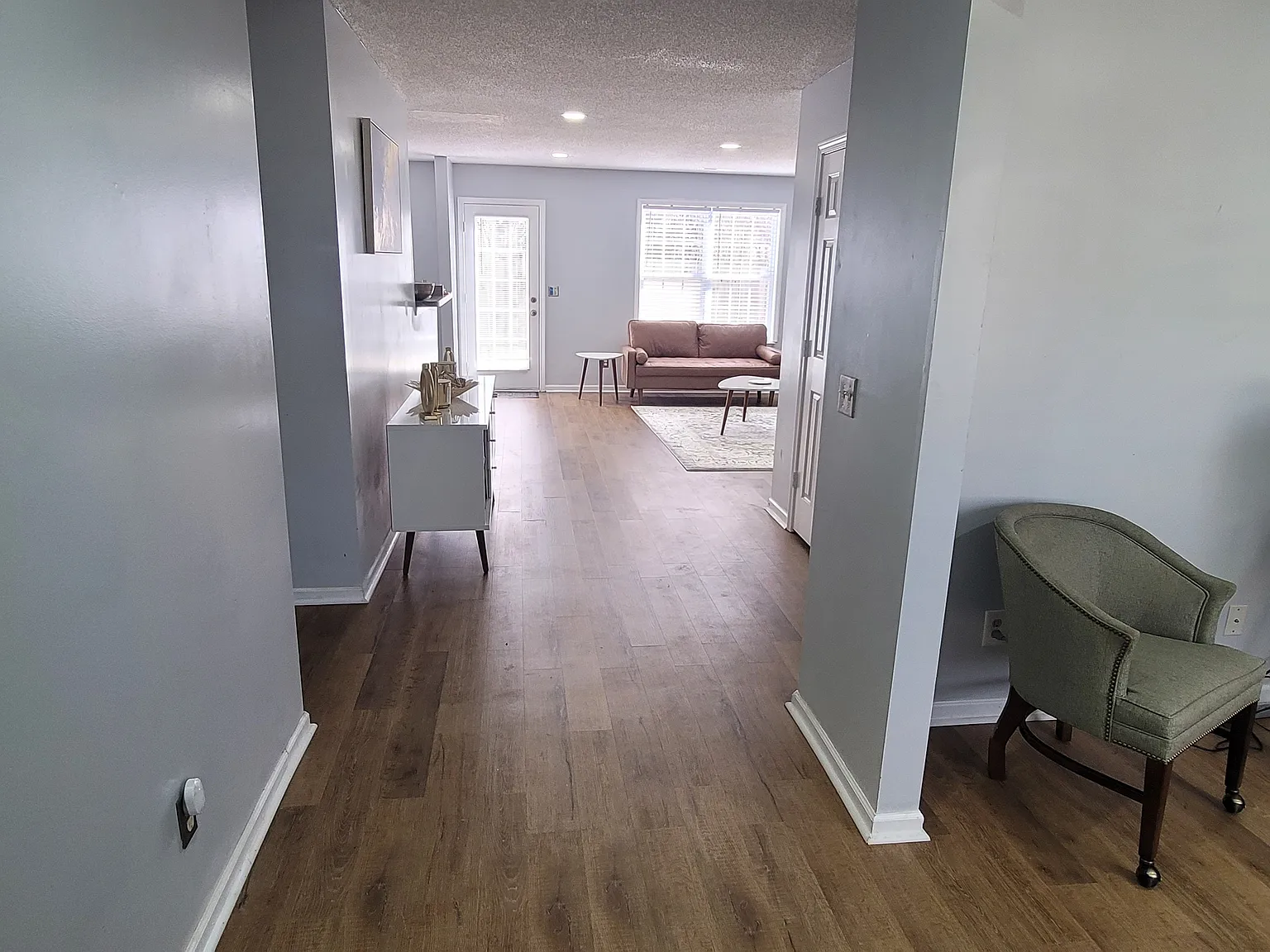 3 bed, 2.5 bath, 1784 sqft, $2,100 — Photo 4