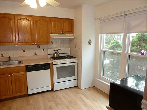 3rd image of 7 Elm Ct