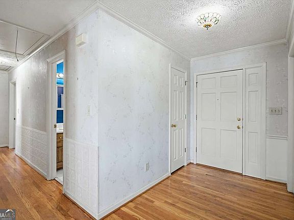 3rd image of 5 Ridgewood Dr