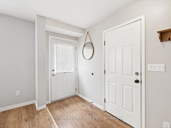 3rd image of 1077 Hamilton Rd #4