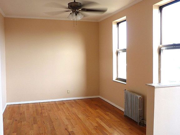 3rd image of 4105 35th Ave APT 4R