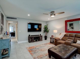 69 Waterford Cir #C, Delray Beach, FL 33446