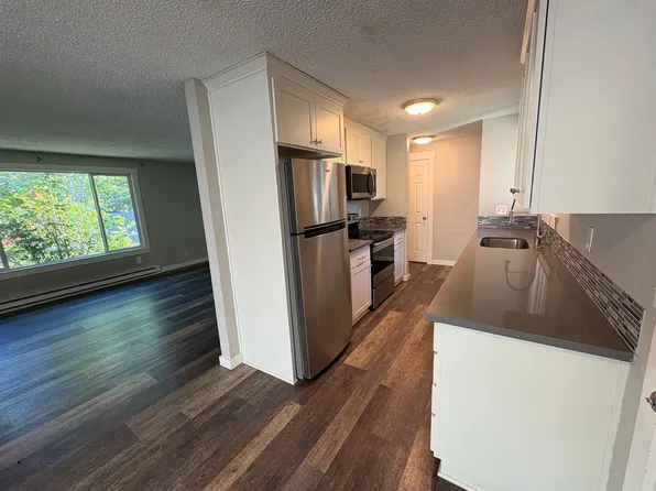 8020 SW Thorn St, Tigard, OR 97223