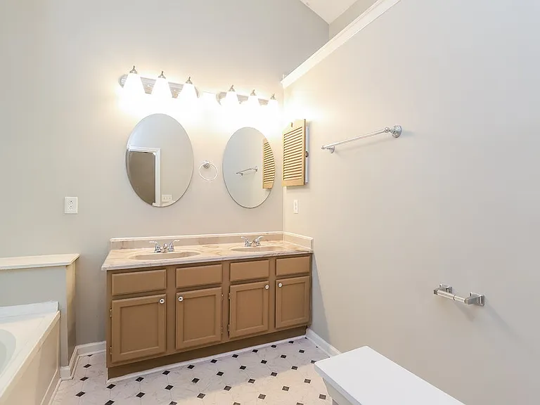 11910 Harris Ridge Dr — Photo 12