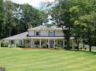 8 Crepe Myrtle Dr, Newnan, GA 30263