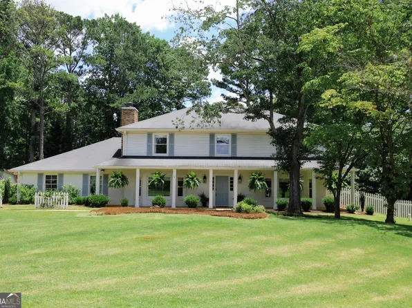 8 Crepe Myrtle Dr, Newnan, GA 30263