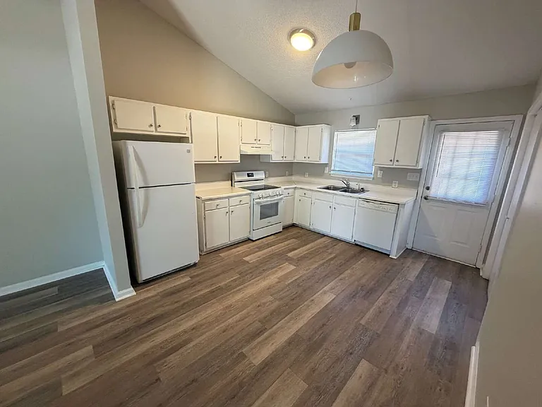 2601 Richard Dr #B — Photo 7