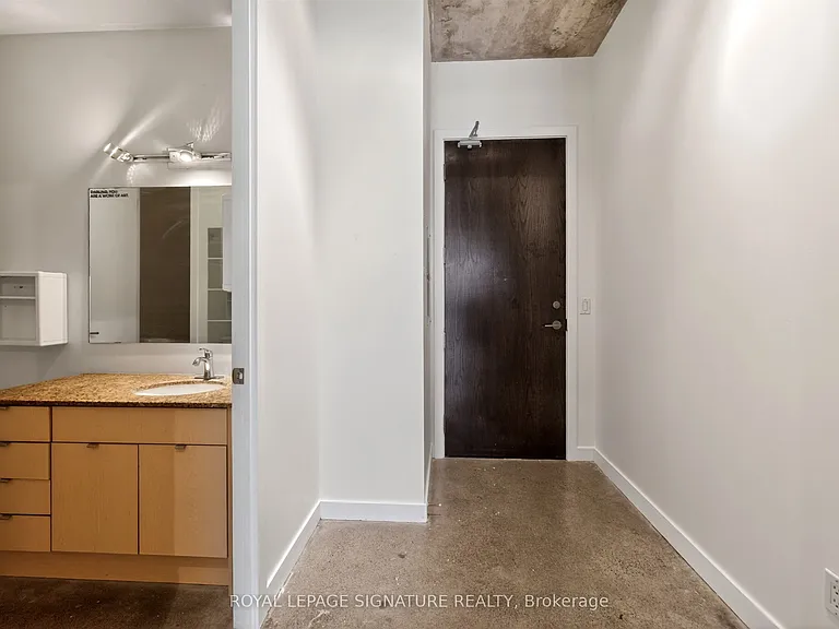 23 Brant St #213 — Photo 4