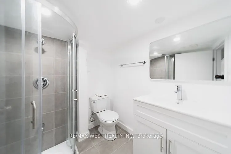 975 Broadview Ave #LOWER — Photo 5