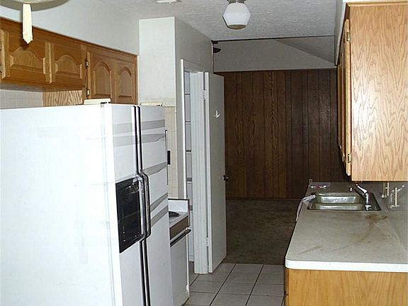 4th image of 2713 33rd Ave N