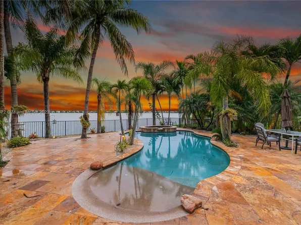 4546 SW 179th Way, Hollywood, FL 33029