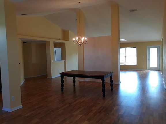 3rd image of 3056 Sand Stone Cir