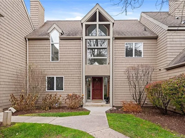 107 Timberwood Road #107, West Hartford, CT 06117