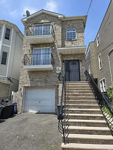631 Hunterdon St #1 Photo 1