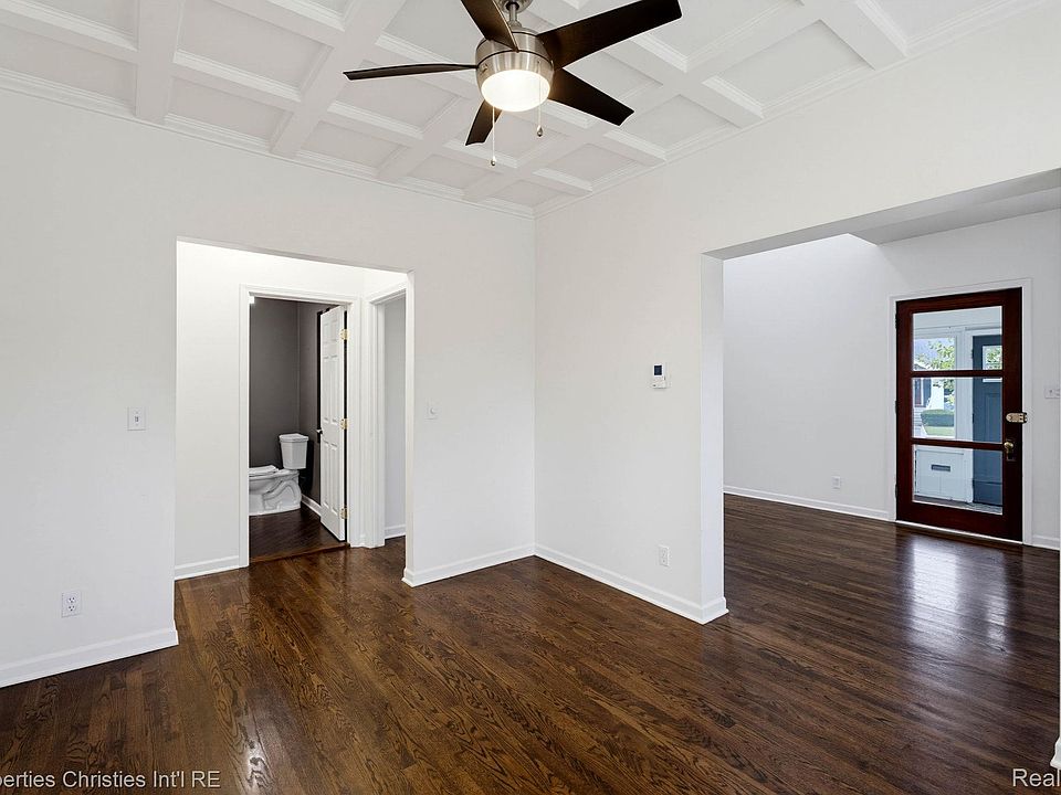 119 Crane Ave, photo 21