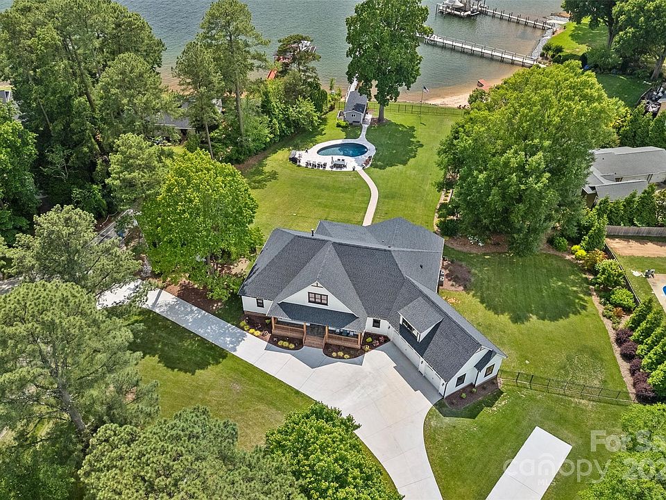 1st image of 106 Beachview Dr