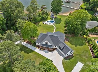 106 Beachview Dr, Mooresville, NC 28117