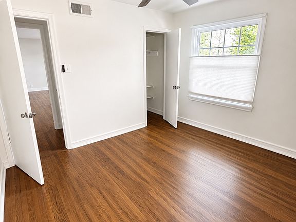 3rd image of 3216 San Vicente Ave