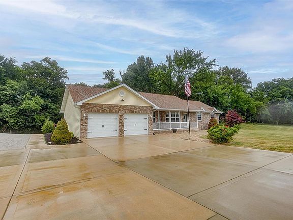 5th image of 6932 Saint James Dr