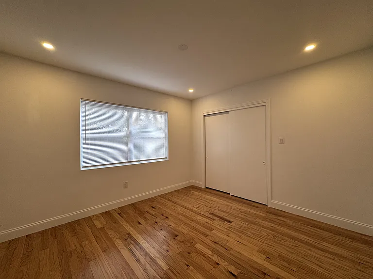 2302 Hyde Park St — Photo 10