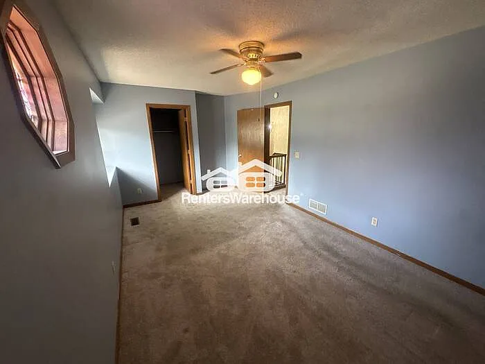 301 Kathy Ln NE — Photo 9