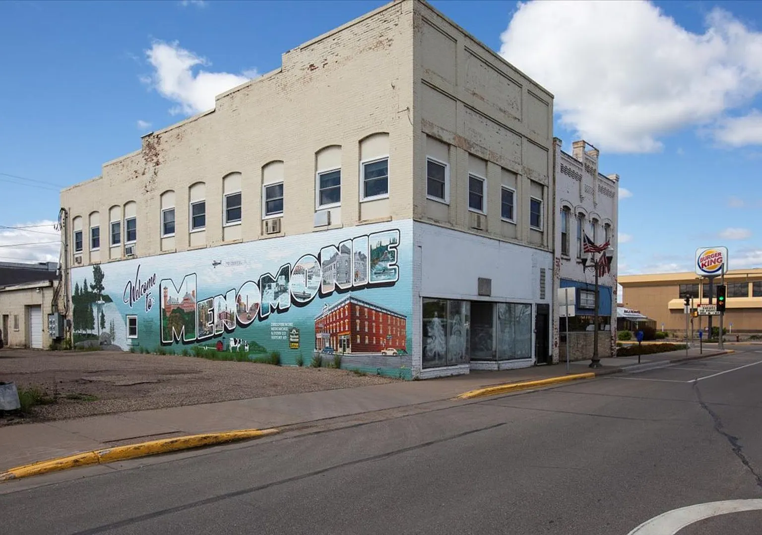 Downtown Studio Apartment Walkable & Affordable! — Photo 3