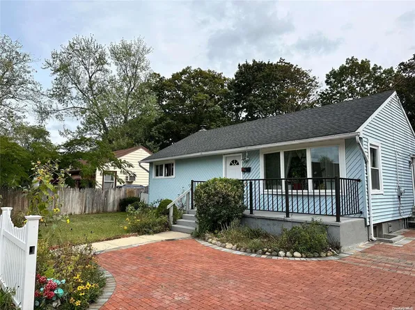 17 W Prospect Street, Amityville, NY 11701