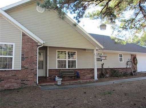 2nd image of 2 Sandridge Dr