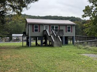 179 Valley Ave, Rainelle, WV 25962