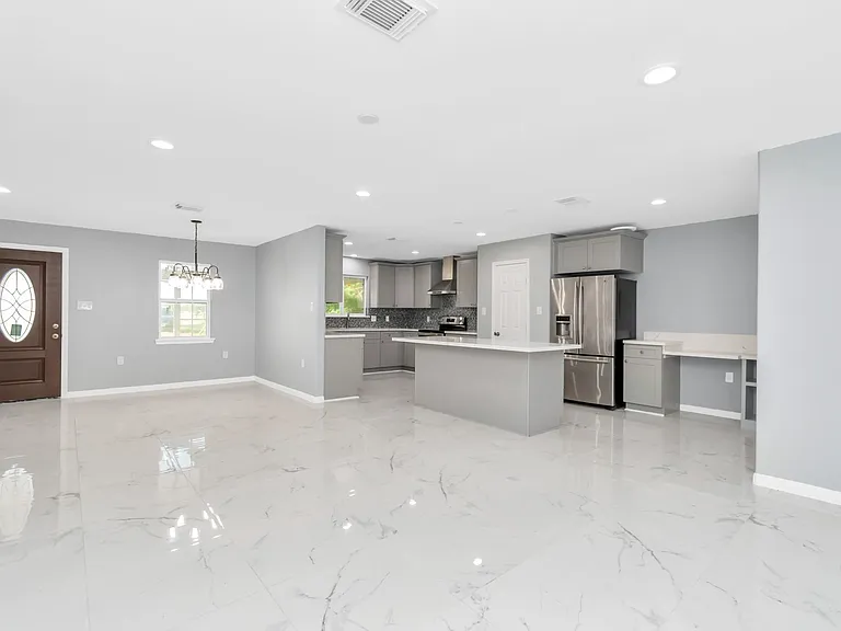 2826 W FM 1462 — Photo 15