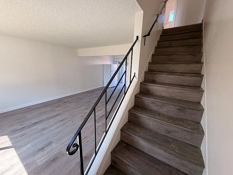 South Garden Apartments — Photo 9