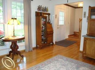 5580 Piccadilly Cir N, West Bloomfield, MI 48322