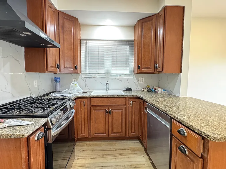 880 Sinclair Ave #1 — Photo 3