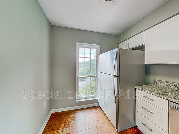 4th image of 4205 Pine Heights Dr NE