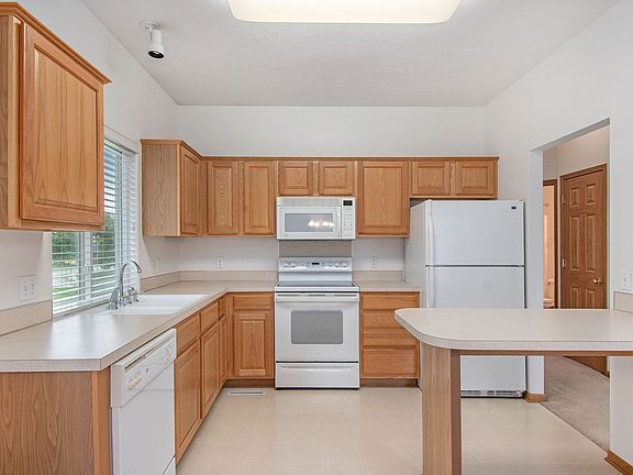 5th image of 1012 Woodview Dr