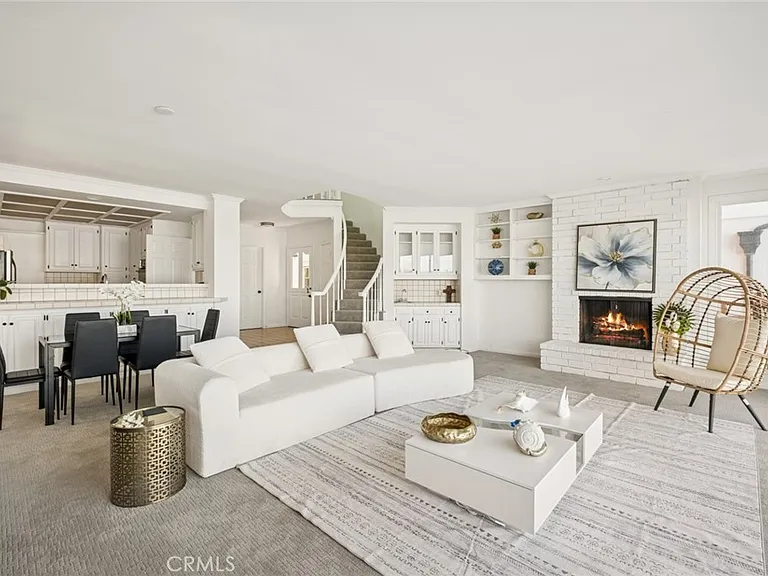 1214 E Balboa Blvd — Photo 4