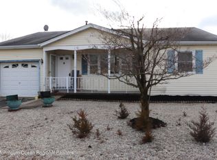 21 Norfolk Dr, Toms River, NJ 08757