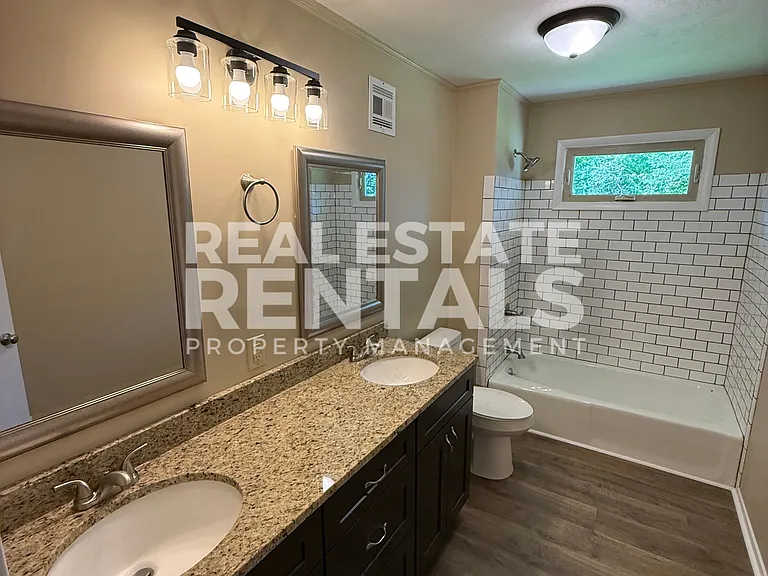 120 Southhawk Dr #1 — Photo 8