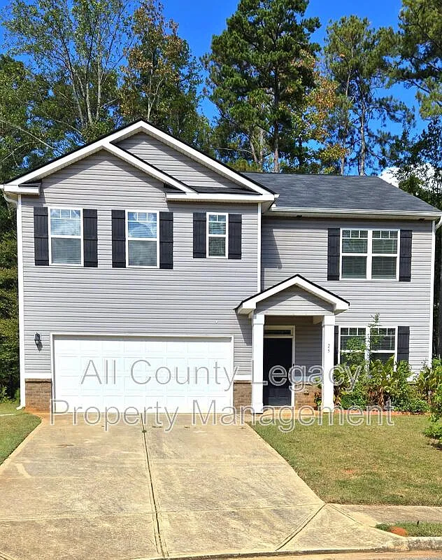 5 bed, 3.0 bath, 2556 sqft, $2,195 — Photo 1