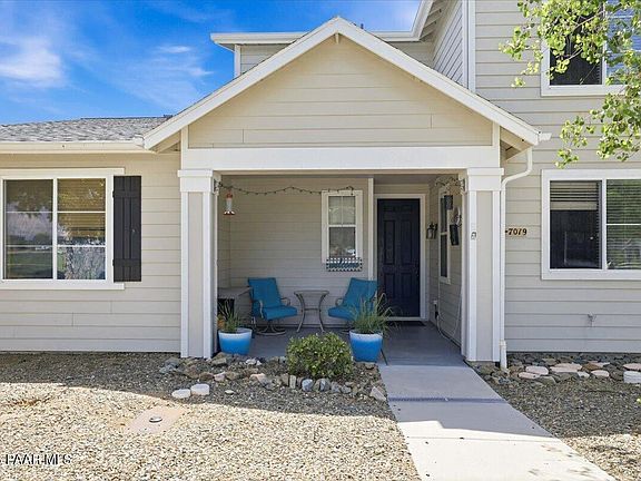 3rd image of 7019 W Lantern Ln #1