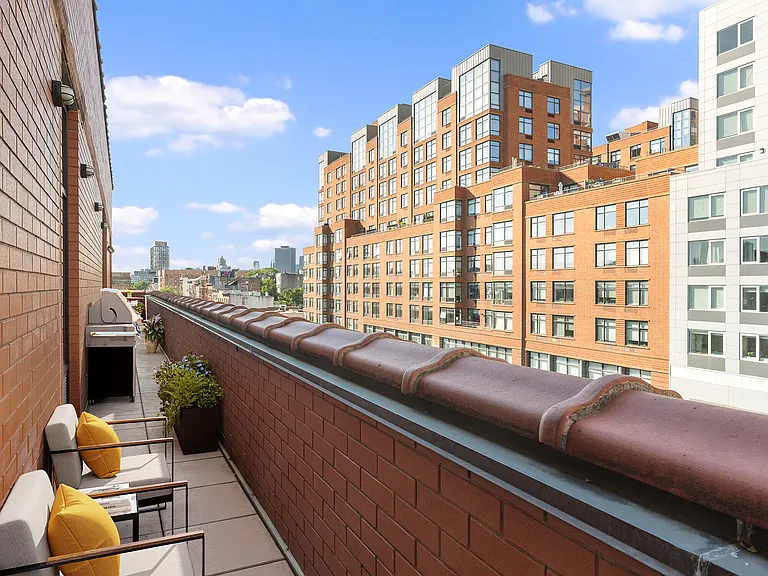 233 Pacific St #PHC — Photo 4
