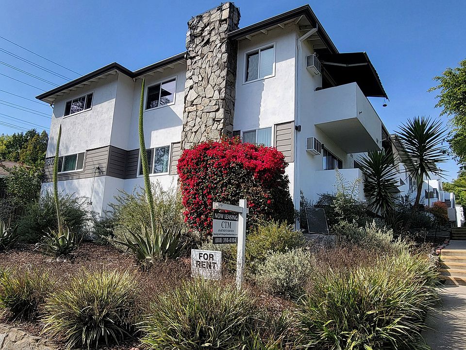 Beautiful raised gardens and landscaping at the Hardison Apartments in Pasadena, California.