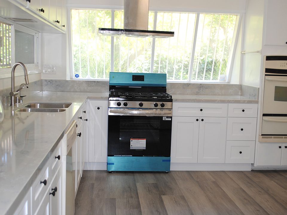 1st image of 1363 Pebble Vale St