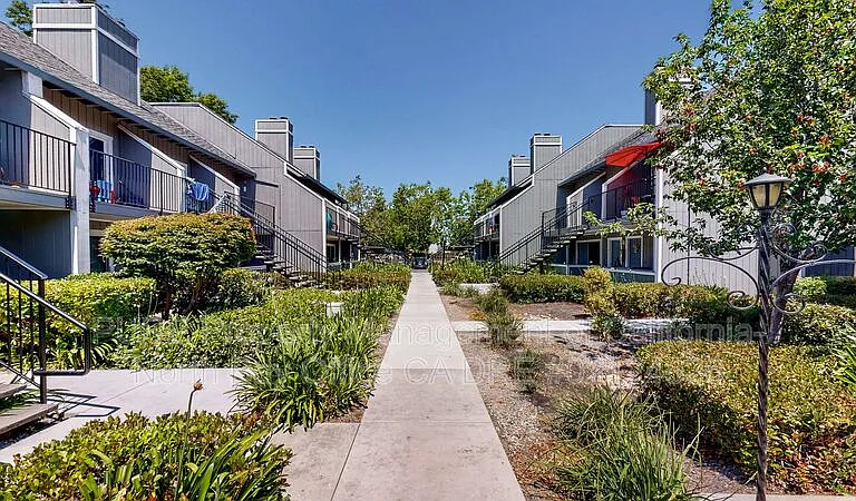 1450 E Cotati Ave #20 — Photo 3