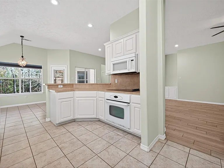 10542 Parkside Dr — Photo 16