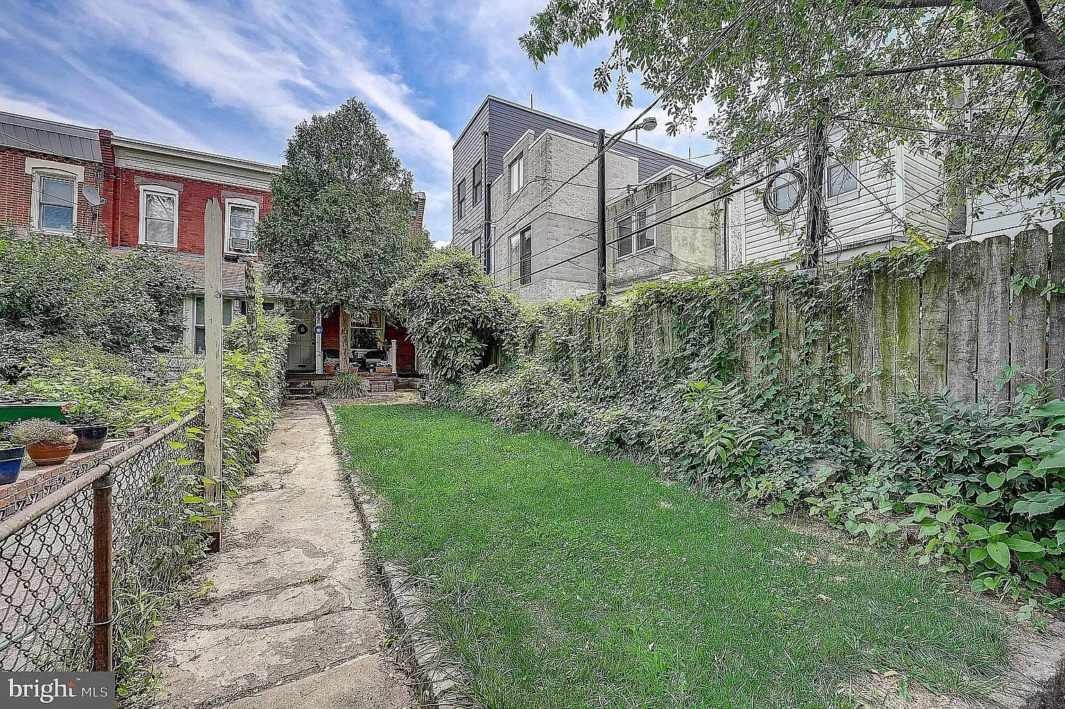 3 bed, 1.5 bath, 1200 sqft, $4,200 — Photo 3